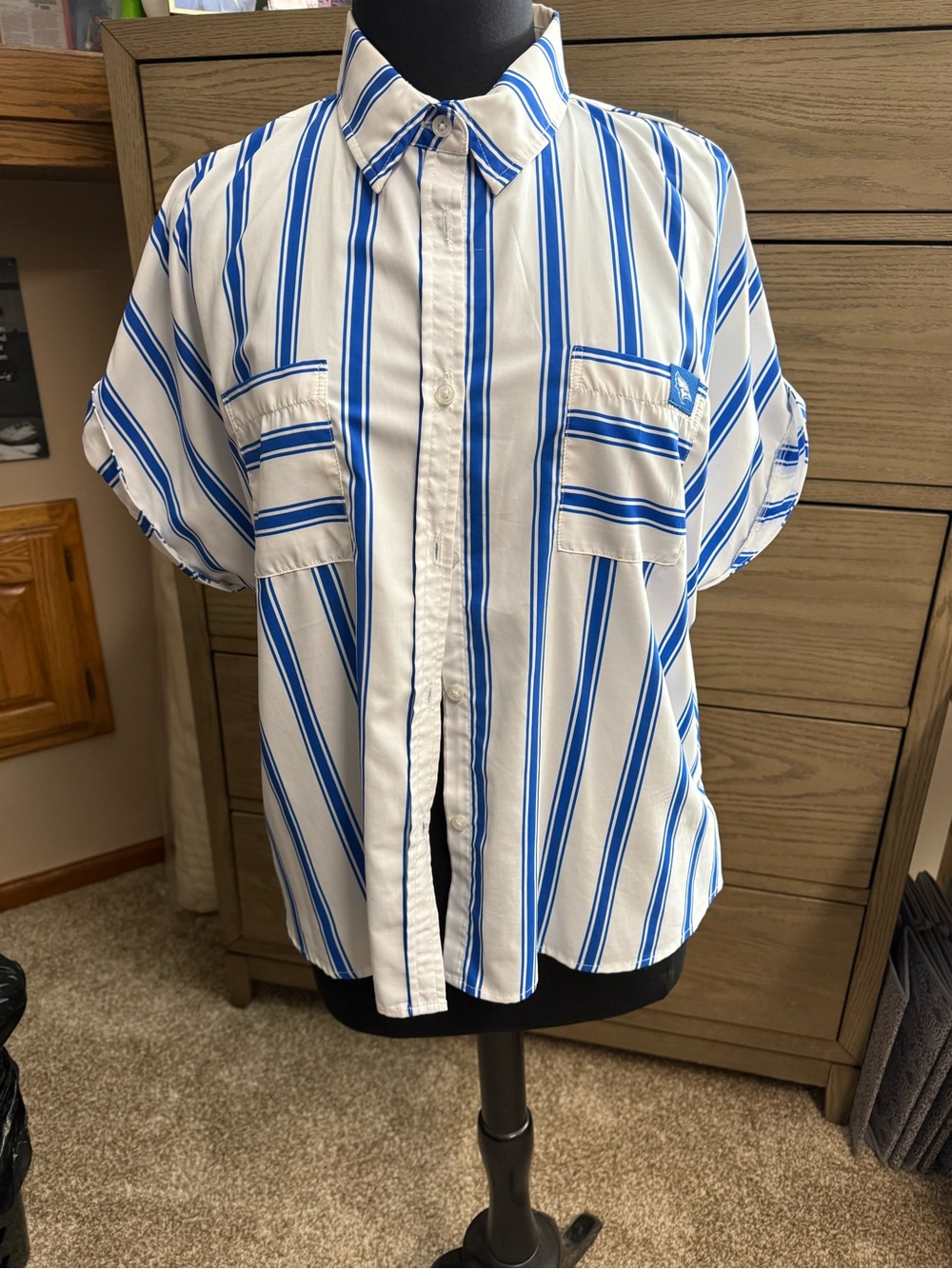 Creighton Blue and White Striped Short-Sleeve Button-Up Shirt - Unbranded